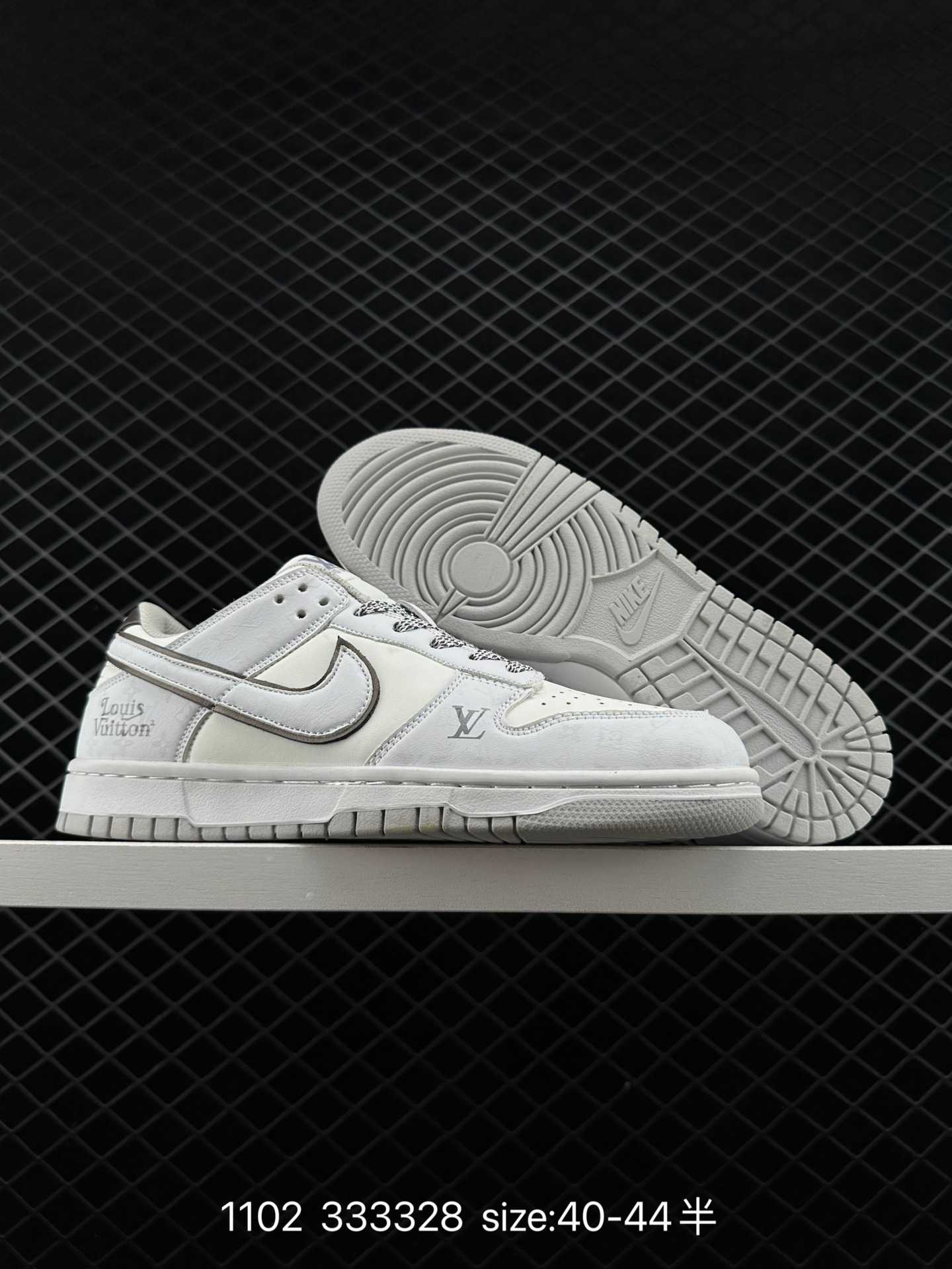 Le 4 scarpe da skateboard retrò Nike Dunk Low Retro per uomo e donna furono originariamente progetta