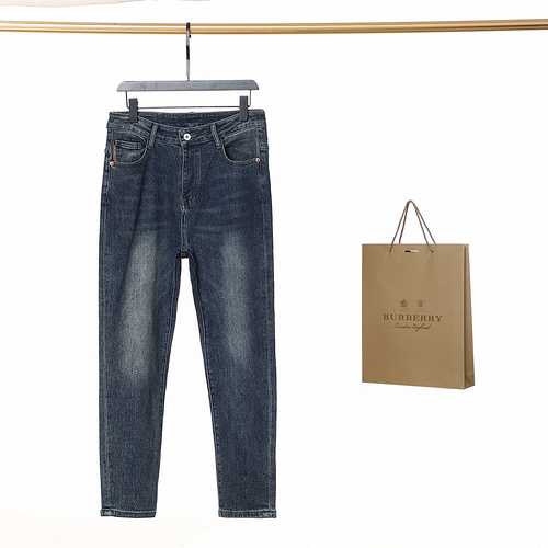 BurberryBBR 2023 Jeans in pile ispessito autunno-inverno