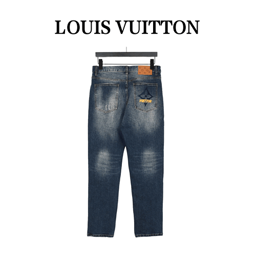 Jeans LVLouis Vuitton ricamati con logo trifoglio sul retro