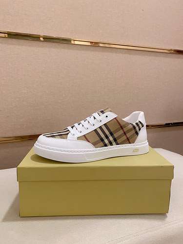 Scarpa Uomo Burberry Codice 1112B30 Taglia 3844