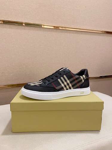 Scarpa Uomo Burberry Codice 1112B30 Taglia 3844