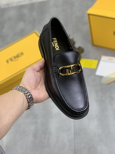 Scarpe uomo Fendi Codice 1120B60 Taglia 3844 45 personalizzata