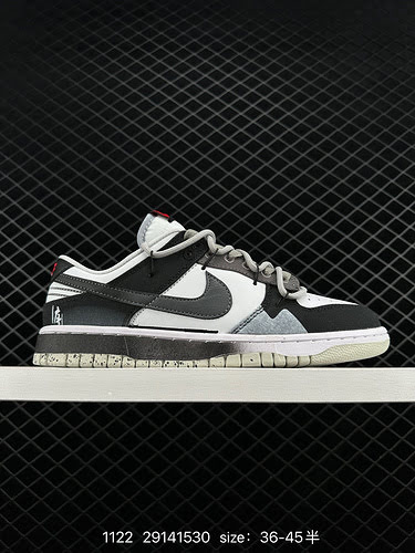 Scarpe da skate stringate decostruite Futura x Nike Dunk Low Questo paio di sistemi di lacci continu