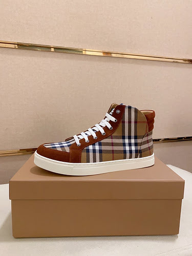 Scarpe uomo Burberry Codice 1125B70 Taglia 3844 45 personalizzabile senza rimborso