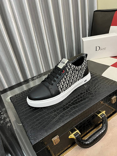 Scarpe Dior uomo Codice 1123B30 Taglia 3844