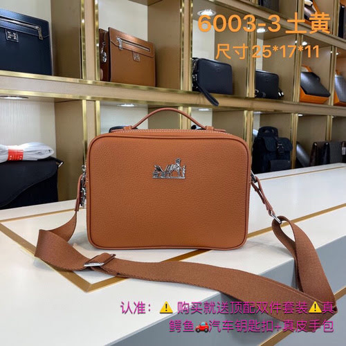 Borsa a tracolla Hermès da uomo realizzata in pelle bovina originale importata, qualità di fascia al