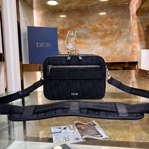 Borsa messenger DI da uomo realizzata in pelle originale importata, versione replica di fascia alta,