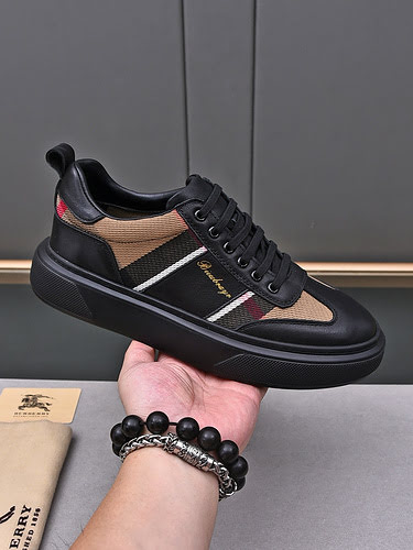 Scarpe uomo Burberry Codice 1127B70 Taglia 3844 45 personalizzate