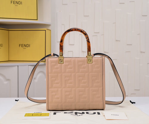 Borsa FENDI realizzata in pelle bovina originale importata, borsa regalo di alta qualità, dimensioni