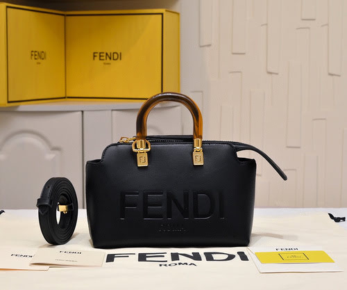 Borsa FENDI realizzata in pelle bovina originale importata, borsa regalo di alta qualità, dimensioni