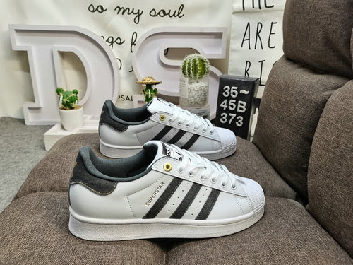 373DAdidas trifoglio Originals Superstar punta a conchiglia classico allmatch scarpe da ginnastica s