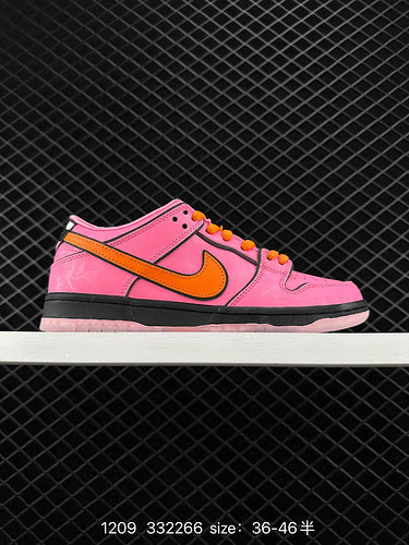 33 Livello aziendale NIKE DUNK SB LOW Le Powerpuff Girls Dunk SB, come suggerisce il nome, hanno il 