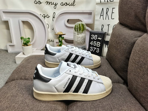 373DAdidas trifoglio Originals Superstar punta a conchiglia classico allmatch scarpe da ginnastica s