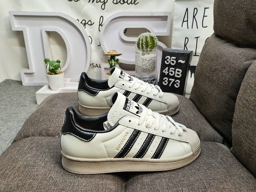 373DAdidas trifoglio Originals Superstar punta a conchiglia classico allmatch scarpe da ginnastica s