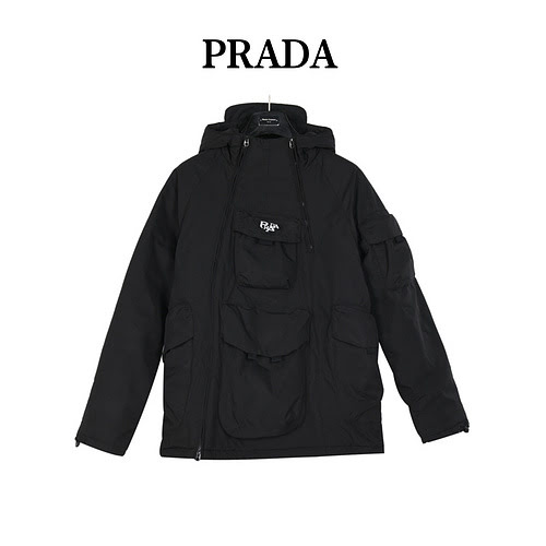 PRADAPiumino con cappuccio funzionale Prada Adventure Series Black Warrior Outdoor