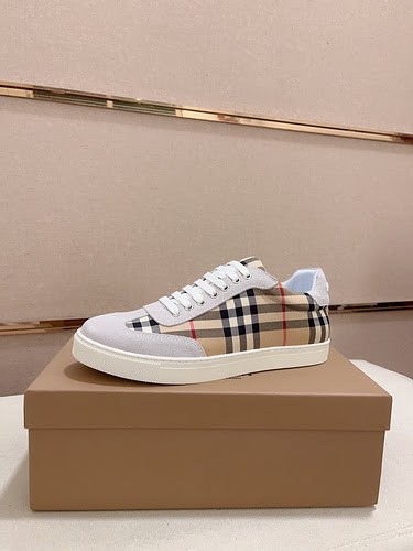 Scarpe uomo Burberry Codice 1216B50 Taglia 3844 45 sono realizzate su misura e non possono essere re