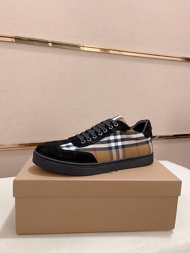 Scarpe uomo Burberry Codice 1216B50 Taglia 3844 45 sono realizzate su misura e non possono essere re