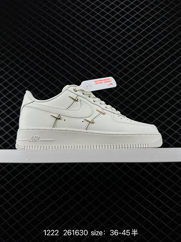 Le sneakers casual basse Nike Air Force Low Air Force 1 creano una versione Air Force pura Concentra