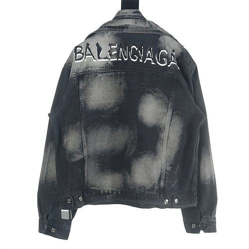 Balenciaga BLCG 24SS modello da passerella OriFrederiqo parodia della giacca in denim con graffiti