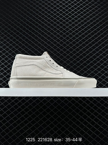 4 new products available for pre-order‼ ️ The NEIGHBORHOOD x Vans 223 joint series will be officiall