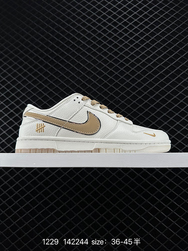 22 Corporatelevel Undefeated x Nike Dunk SB Basso bianco sporco e marrone chiaro Questo stile è prog