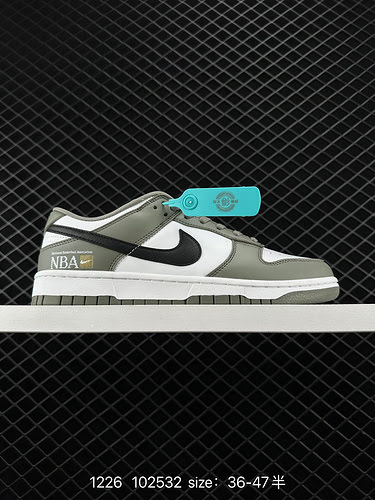 6 Nike Dunk Low quotNBA Parisquot Nike SB Low NBA Grigio e Bianco L'intero paio di scarpe utilizza i