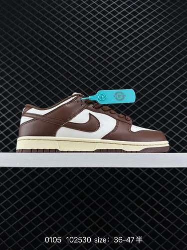 Nike Dunk Low quotSurfaces In Brown And Sailquot Nike SB Low Chocolate Brown and White L'intero paio