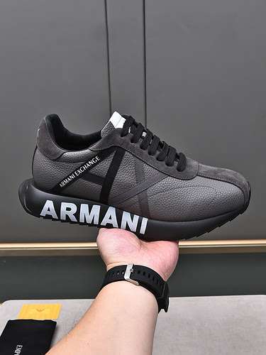 Armani Uomo Scarpe Codice 0107B50 Taglia 3844 45 è realizzata su misura e non può essere restituita 