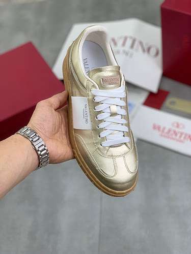 Valentino couple model code: 0113C20 Size: female 35-41 male 39-46 (female 41, male 45.56 customized