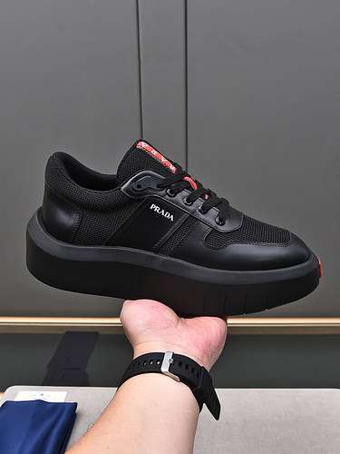 Scarpe uomo Prada Codice 0107C20 Taglia 3944 45 è realizzata su misura e non può essere restituita o