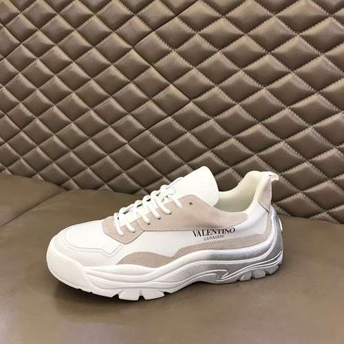 Scarpe uomo Valentino Codice 0109B60 Taglia 3844 45 sono realizzate su misura e non possono essere r