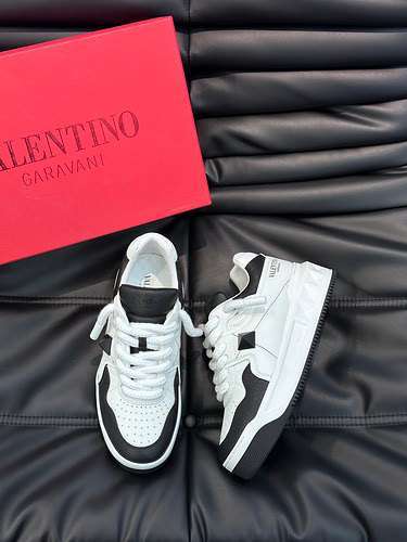 Valentino men's shoes Code: 0109B80 Size: 38-44 (45 is custom-made and cannot be returned or exchang