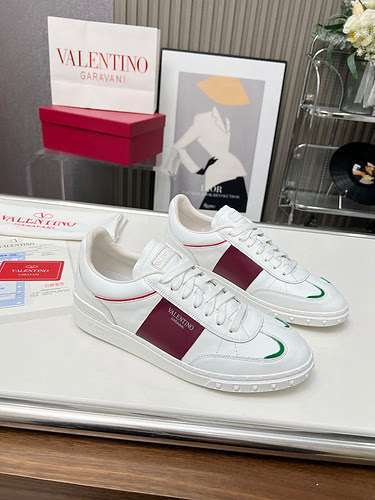 Valentino couple model code: 0113C20 Size: female 35-41 male 39-46 (female 41, male 45.56 customized