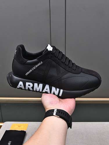 Armani Uomo Scarpe Codice 0107B50 Taglia 3844 45 è realizzata su misura e non può essere restituita 