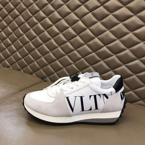 Scarpe uomo Valentino Codice 0109B60 Taglia 3844 45 sono realizzate su misura e non possono essere r