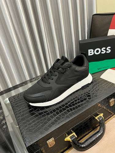 Scarpe uomo Boss Codice 0104B40 Taglia 3844