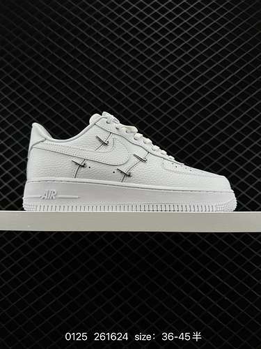 2 Air Force Low 7 quotAll whitequot quotPiccolo gancio in argento cobranded con cuscino d'aria L'Air