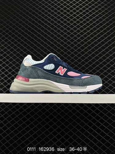 8 New Balance 992 retro-style upper is made of pig leather and fabric. The splicing process of nylon