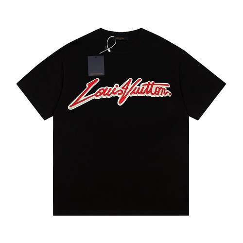 Tshirt a maniche corte con ricamo corsivo in filo rosso di LVLouis Vuitton