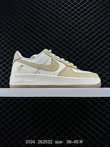 6 Sneaker casual basse Nike Air Force Low 7 con cuciture bianche e gialle Air Force 1 Le morbide pre