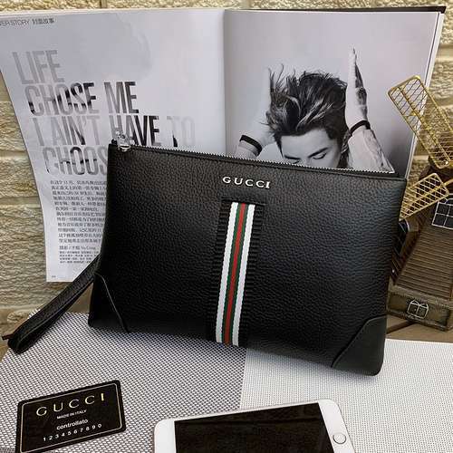 Pochette da uomo realizzata in pelle bovina originale importata, qualità di fascia alta, consegna bo