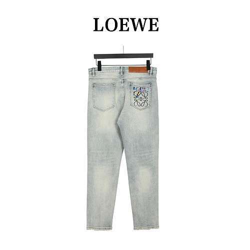 LOEWELuo Yiwei jeans con LOGO ricamato in stile glitch