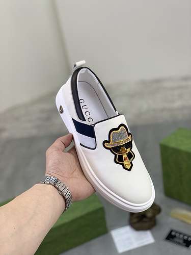 Scarpe uomo GUCCI Codice 0223B50 Taglia 3844