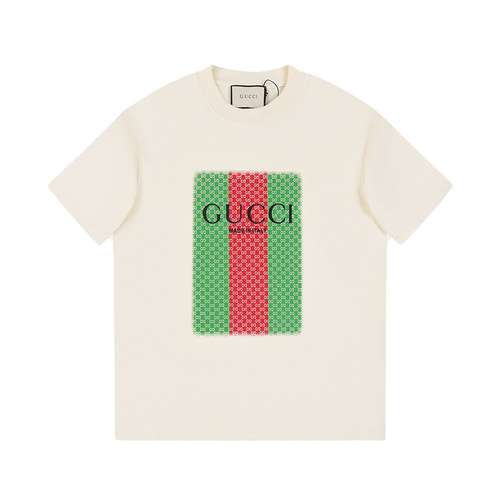 GucciTshirt a maniche corte con stampa abbinata di colori rossi e verdi con lettera doppia G di Gucc