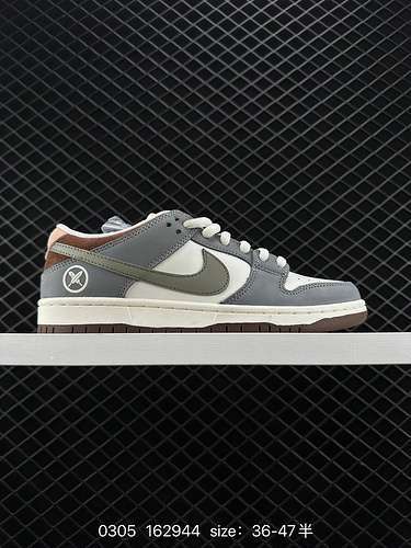 22 Nike Dunk Low quotSurfaces In Brown And Sailquot Nike SB Low Chocolate Brown and White L'intero p