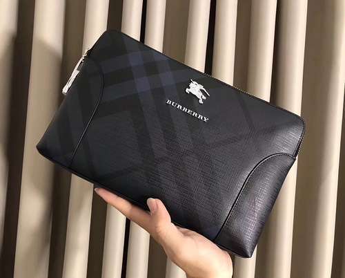 Pochette da uomo realizzata in pelle bovina originale importata, qualità di fascia alta, consegna bo