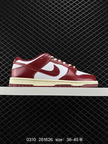 3 Nike SB Dunk Low Pro burgundy color dunk series retro low-top casual sports skateboard shoes. The 