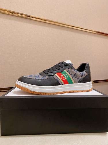 Scarpe uomo GUCCI Codice 0314B30 Taglia 3844