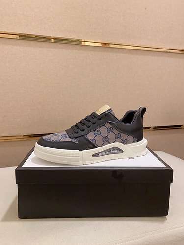 Scarpe uomo GUCCI Codice 0314B40 Taglia 3844