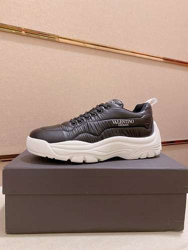 Valentino men's shoes Code: 0313B90 Size: 38--44 (45 can be customized)